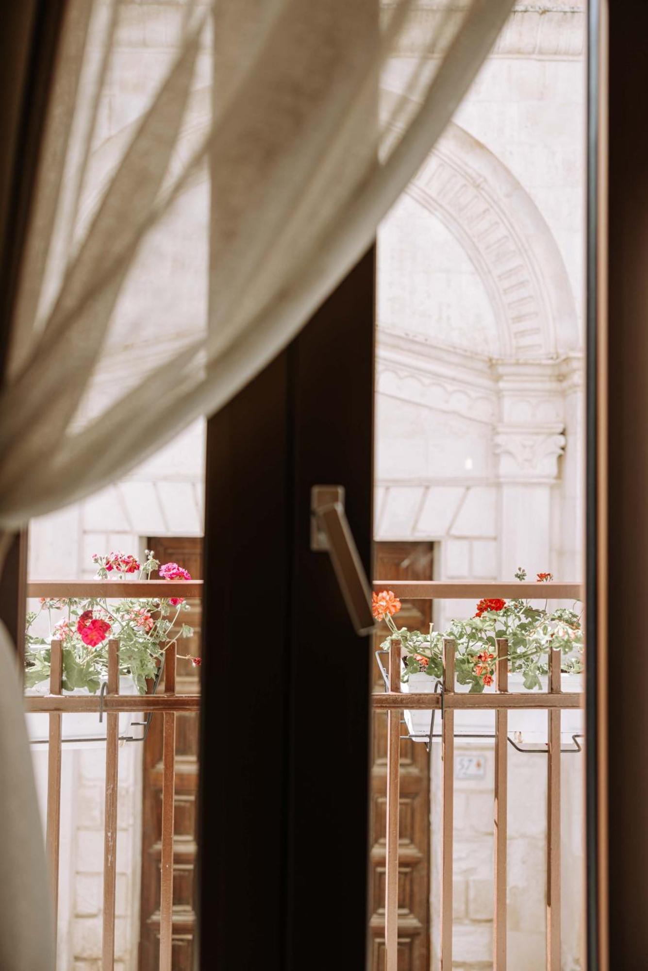 Dirium - Exclusive Rooms โมโนโปลี ภายนอก รูปภาพ