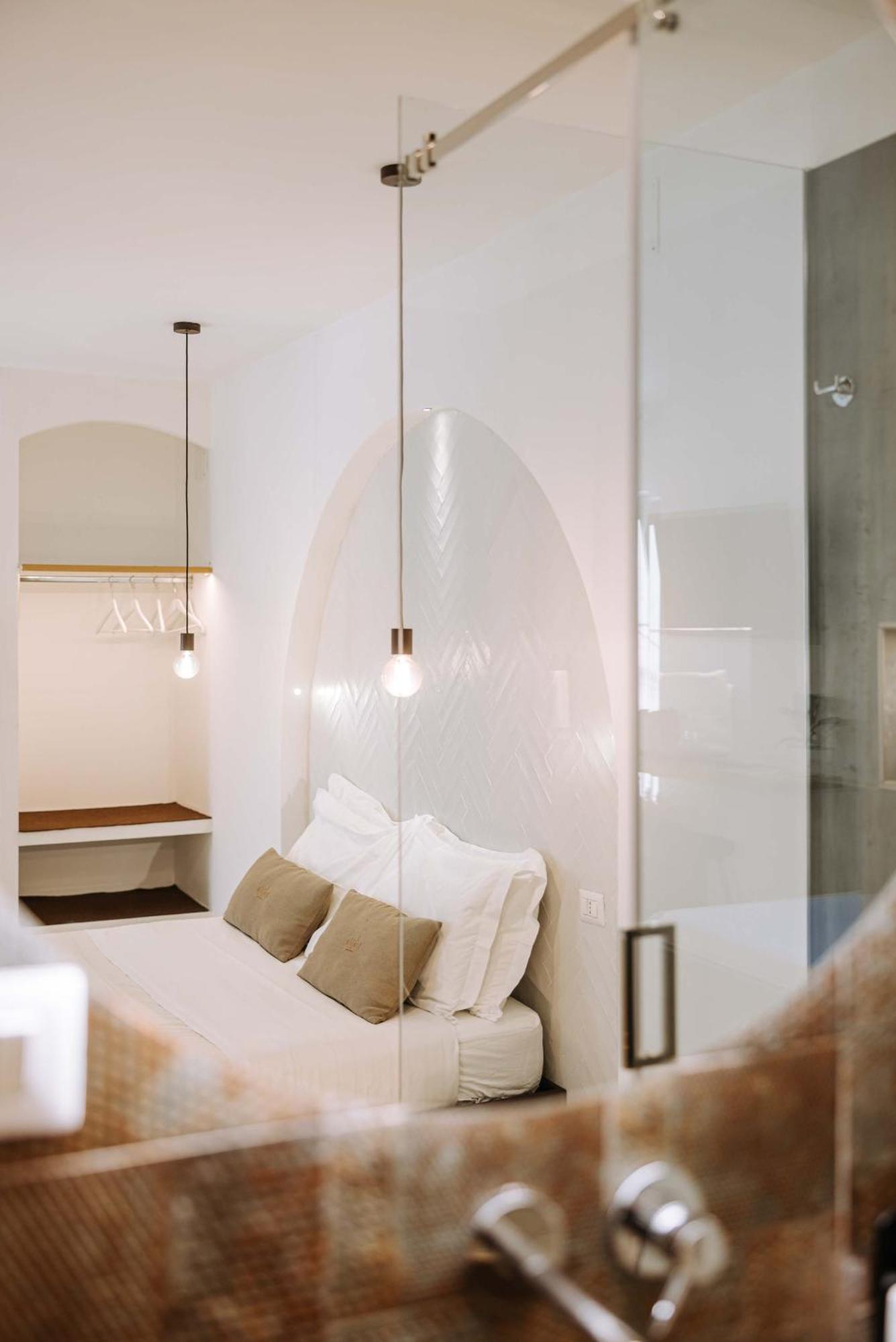 Dirium - Exclusive Rooms โมโนโปลี ภายนอก รูปภาพ
