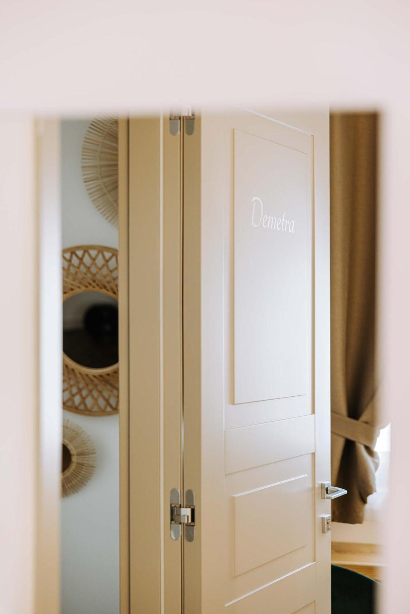 Dirium - Exclusive Rooms โมโนโปลี ภายนอก รูปภาพ