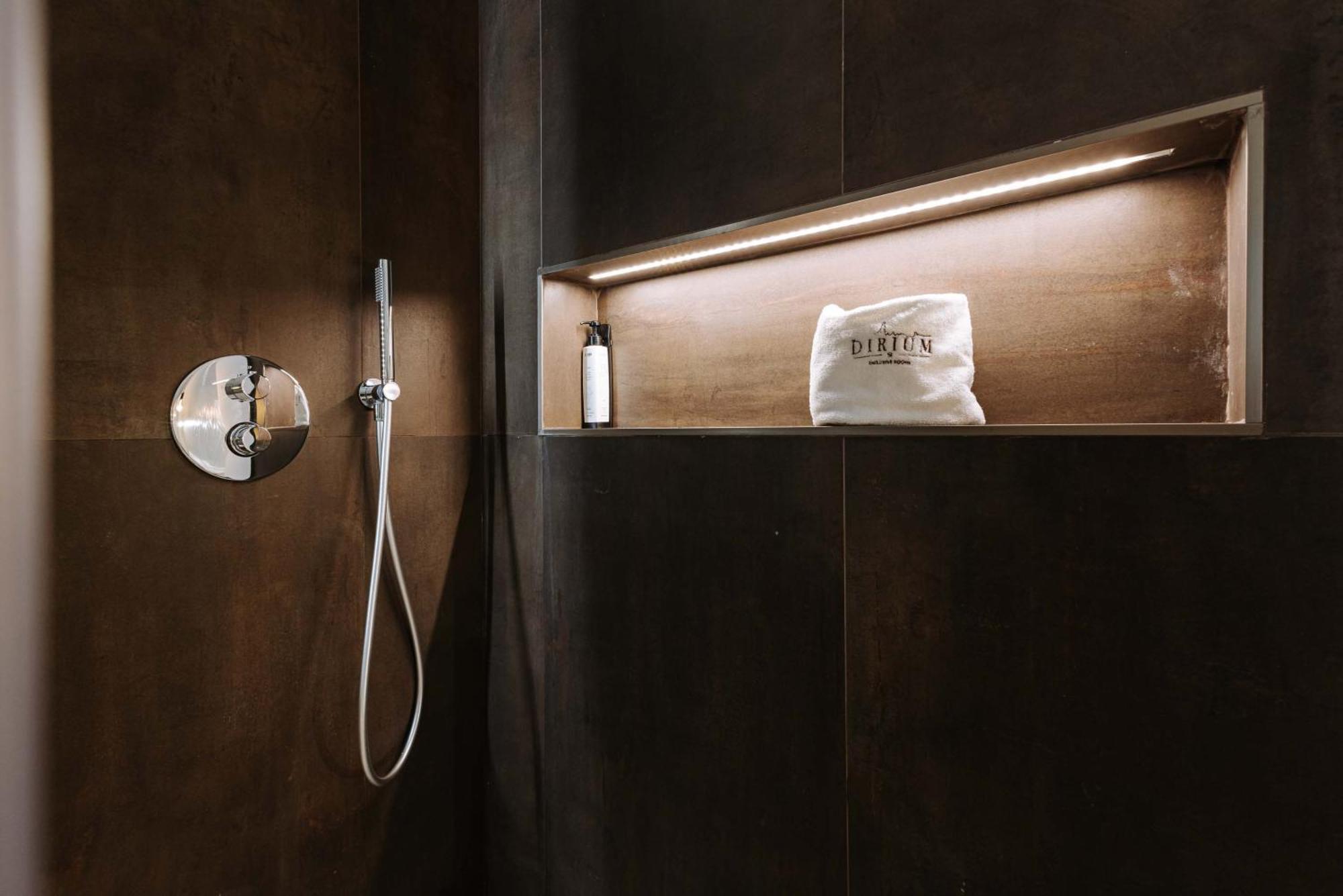 Dirium - Exclusive Rooms โมโนโปลี ภายนอก รูปภาพ